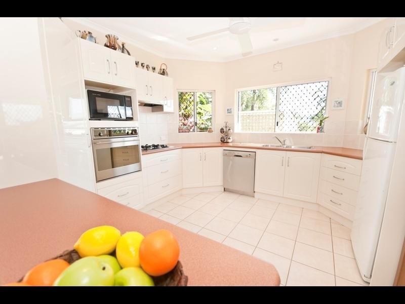 13 Woodmont Place, Mooroobool QLD 4870