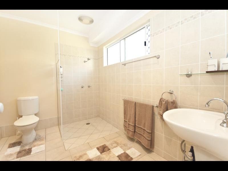 13 Woodmont Place, Mooroobool QLD 4870