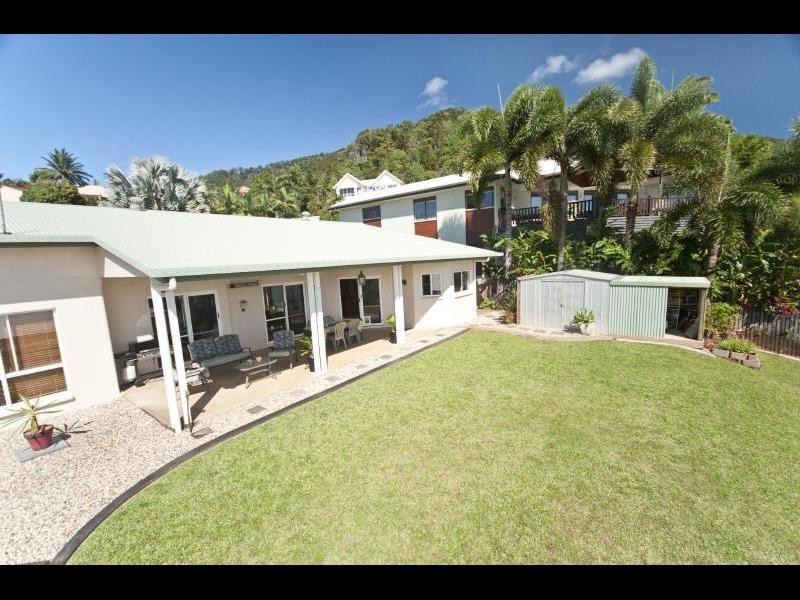 13 Woodmont Place, Mooroobool QLD 4870