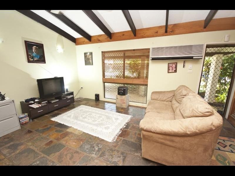 28  Pepperina Street, Mooroobool QLD 4870