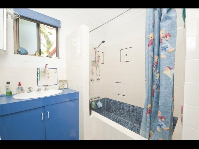 28  Pepperina Street, Mooroobool QLD 4870