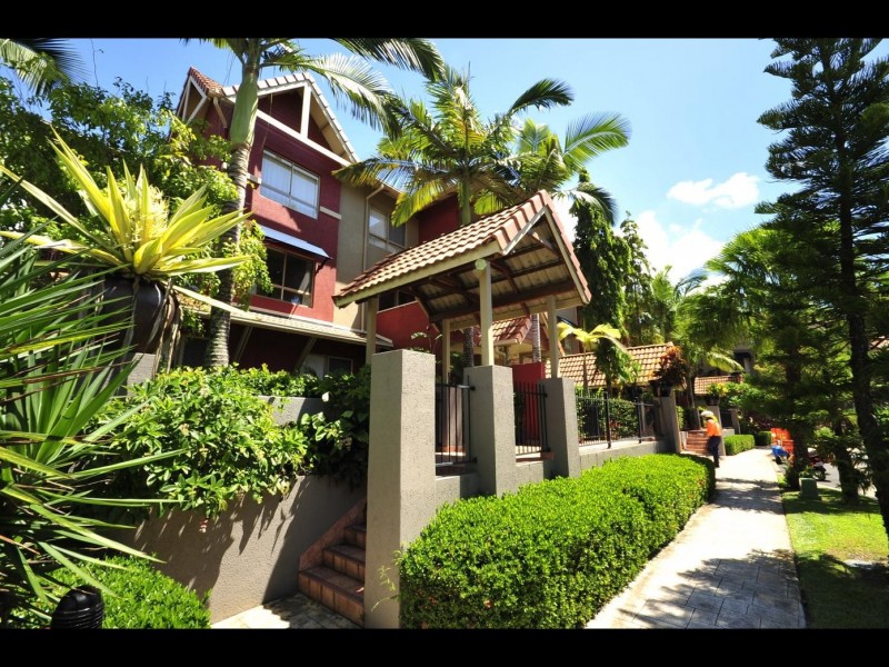 1301/2 Greenslopes Street, Cairns North QLD 4870