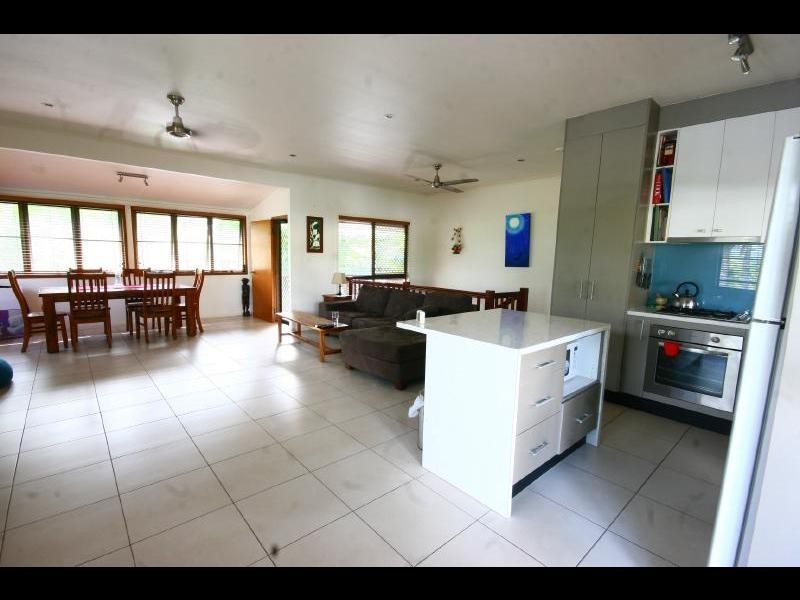 16 Andrea Close, Mooroobool QLD 4870