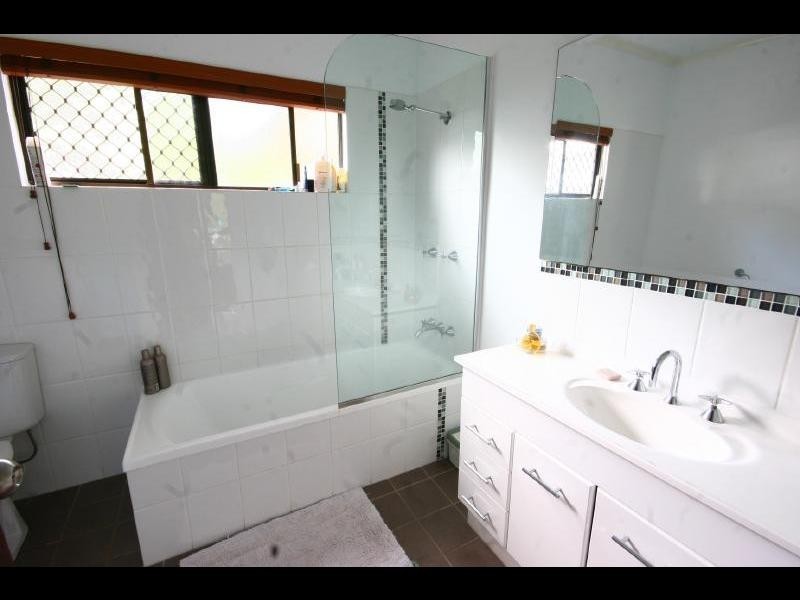 16 Andrea Close, Mooroobool QLD 4870