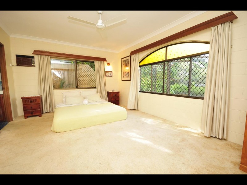 6 Watkins Close, Mooroobool QLD 4870