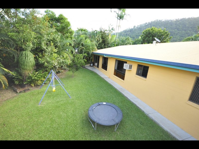 6 Watkins Close, Mooroobool QLD 4870