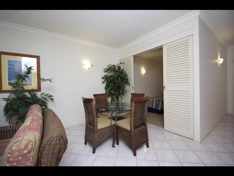 1112/2 Greenslopes Street, Cairns North QLD 4870