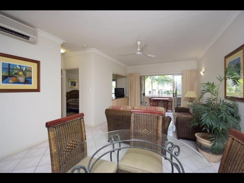 1112/2 Greenslopes Street, Cairns North QLD 4870