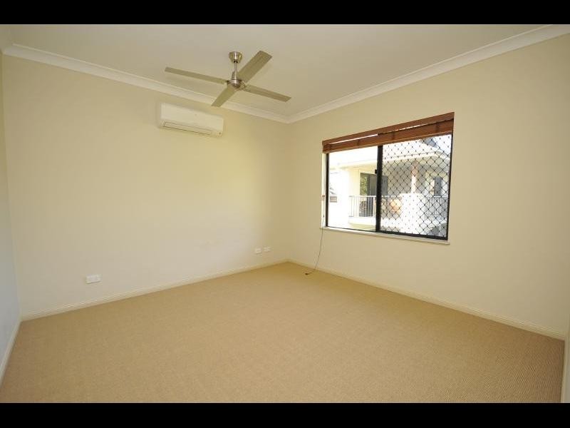 28/1 Robson Street, Mooroobool QLD 4870