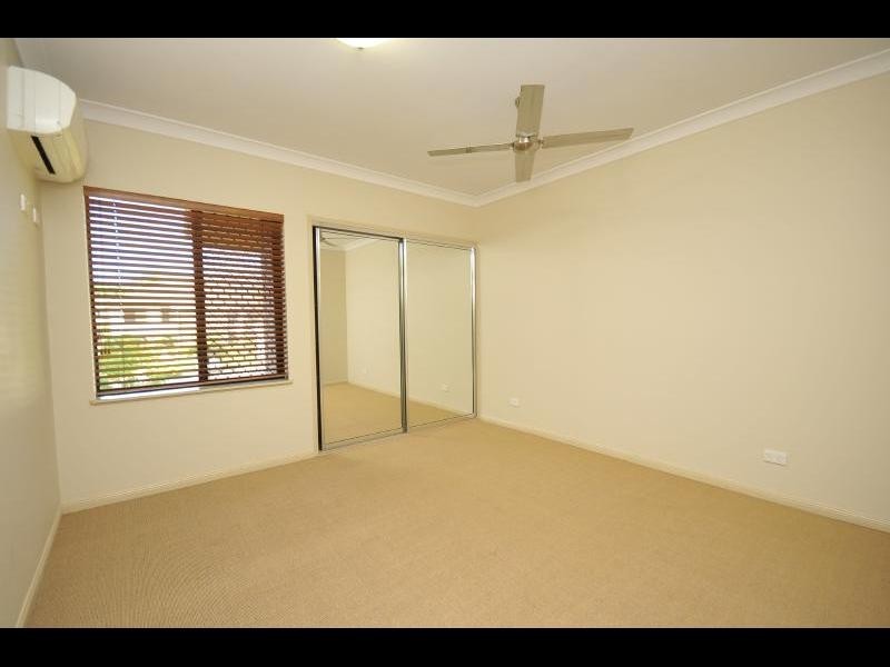 28/1 Robson Street, Mooroobool QLD 4870