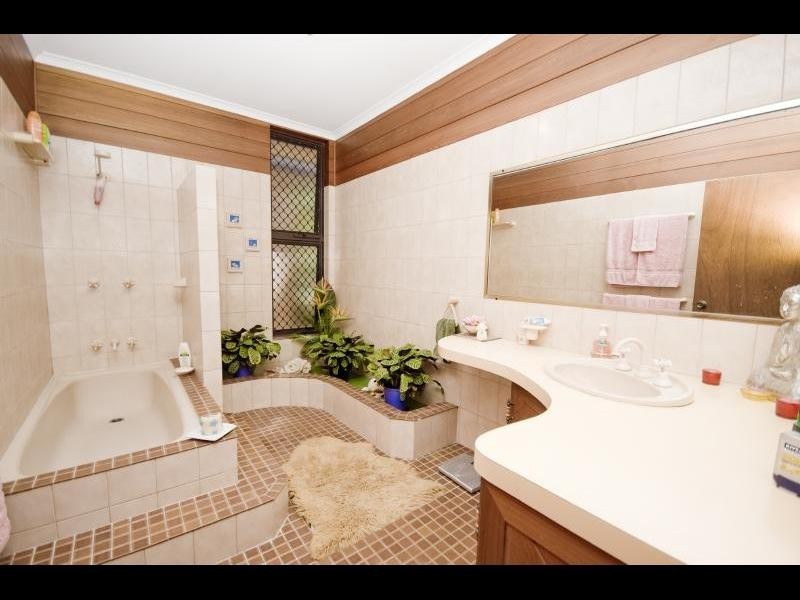 235 Toogood Road, Bayview Heights QLD 4868