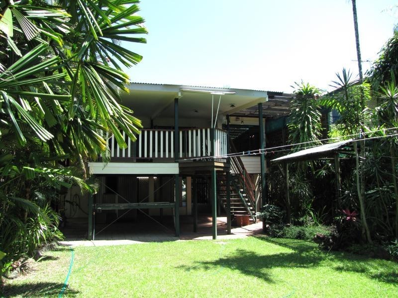 22 Cairns Street, Cairns North QLD 4870