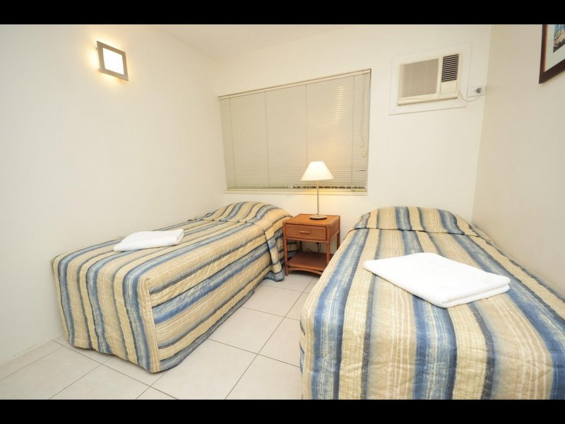 3/239 Lake Street, Cairns North QLD 4870