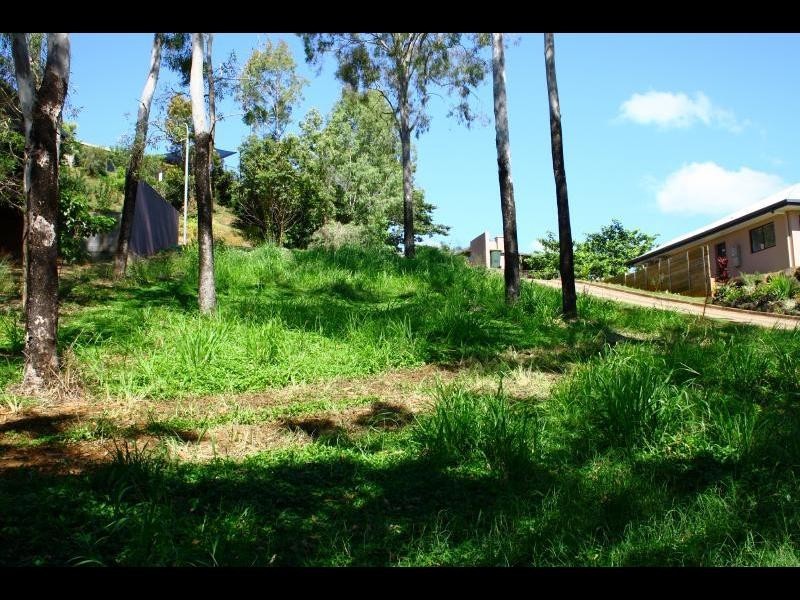 13 Eleanor Close, Mooroobool QLD 4870