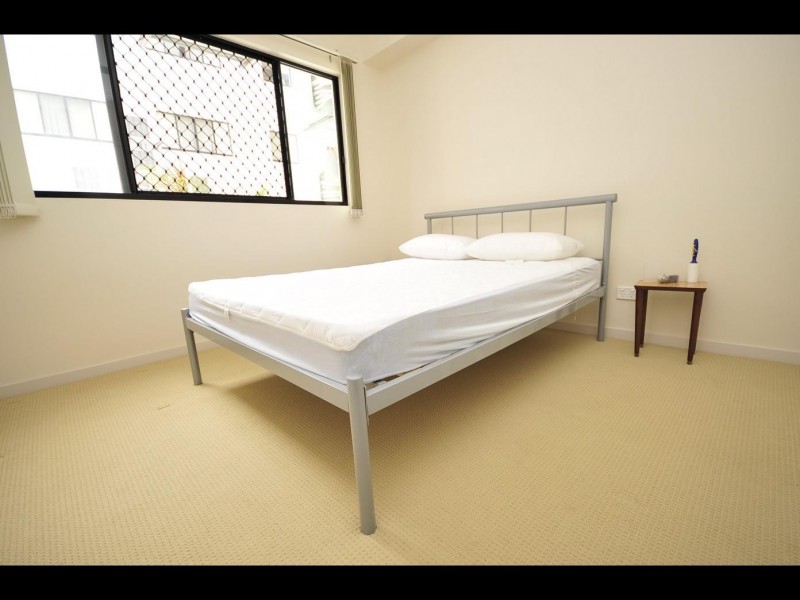 2/376 Severin Street, Parramatta Park QLD 4870