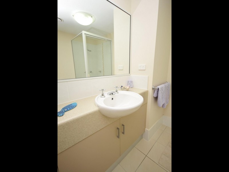 2/376 Severin Street, Parramatta Park QLD 4870
