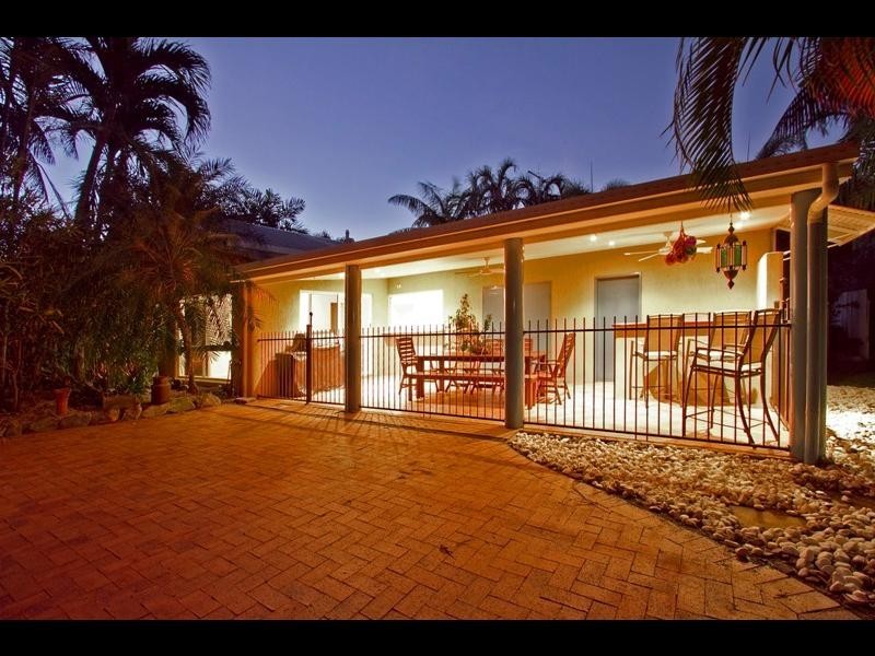 23 Magnolia Street, Holloways Beach QLD 4878