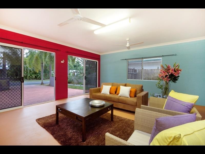 23 Magnolia Street, Holloways Beach QLD 4878