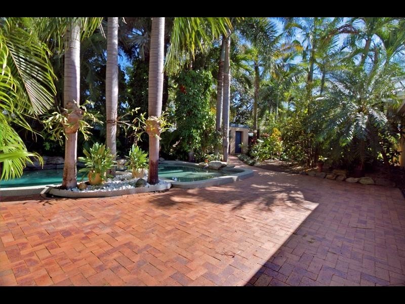 23 Magnolia Street, Holloways Beach QLD 4878