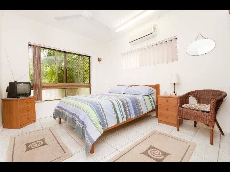 25 Pepperina Street, Mooroobool QLD 4870