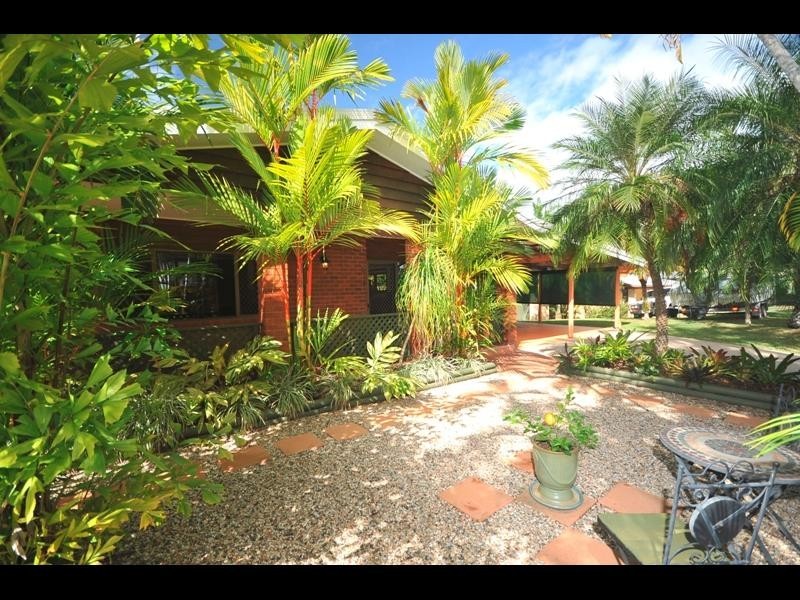 29 Cicero Close, Mooroobool QLD 4870