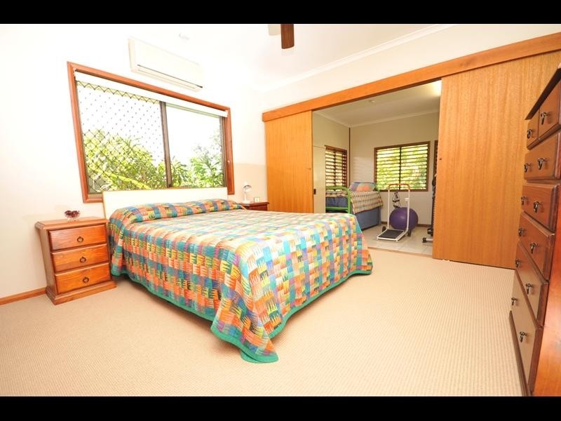 29 Cicero Close, Mooroobool QLD 4870