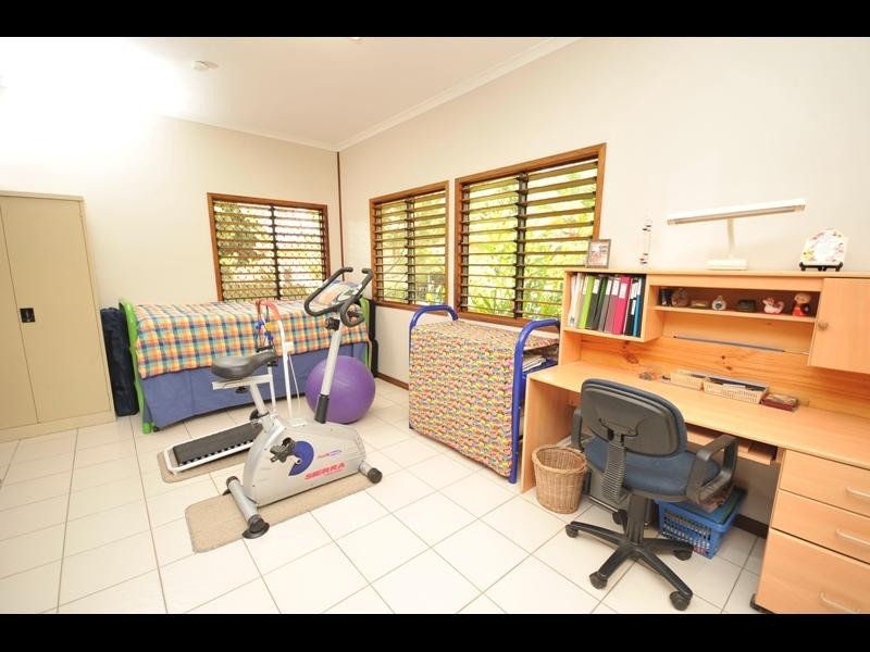 29 Cicero Close, Mooroobool QLD 4870