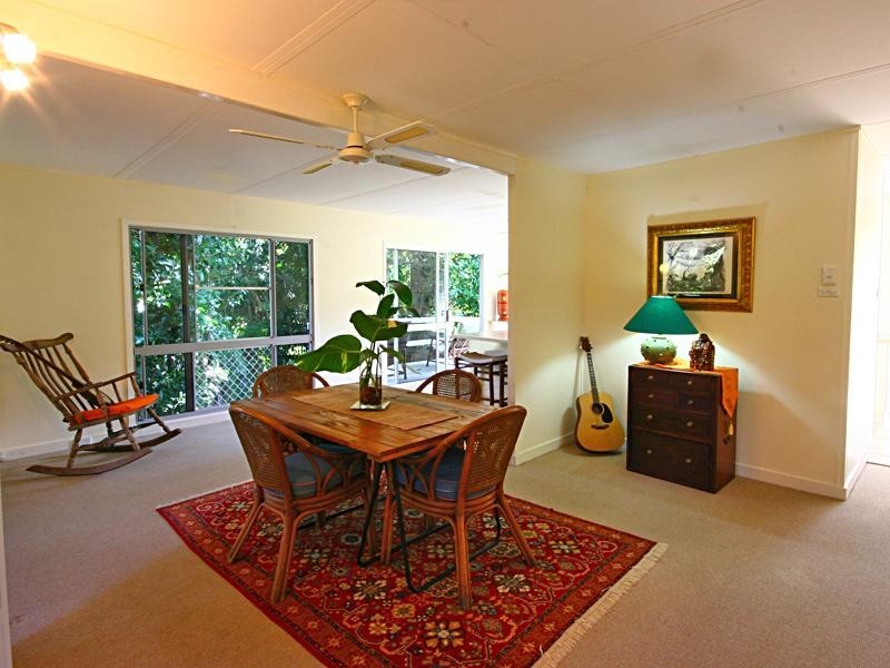 1 Mullins Street, Whitfield QLD 4870