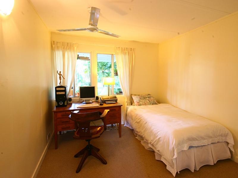 1 Mullins Street, Whitfield QLD 4870