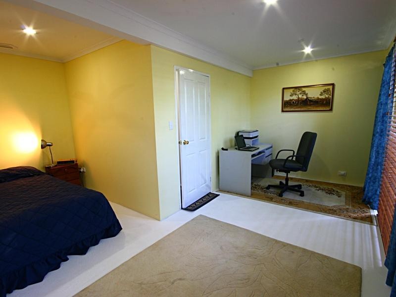 1 Mullins Street, Whitfield QLD 4870