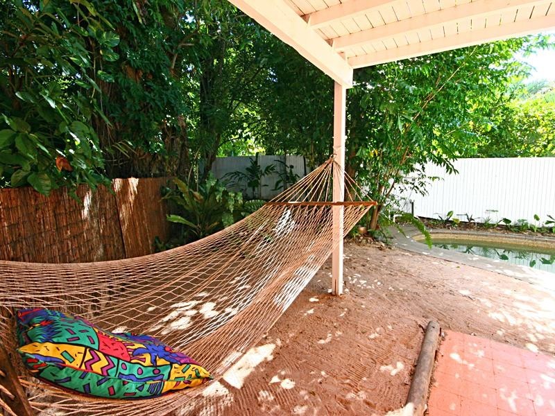 1 Mullins Street, Whitfield QLD 4870
