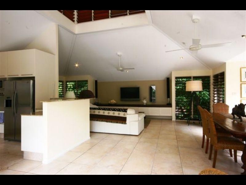 27/7 Tari Place, Trinity Beach QLD 4879