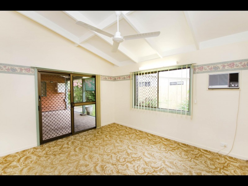 25  Angela Street, Woree QLD 4868