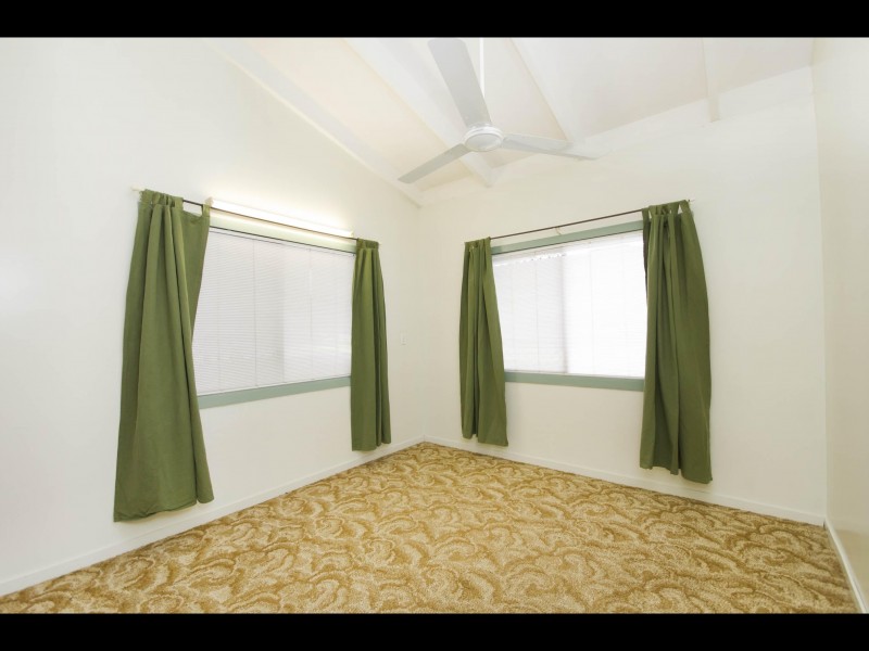 25  Angela Street, Woree QLD 4868