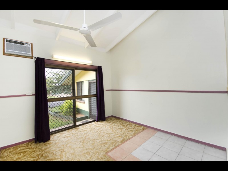 25  Angela Street, Woree QLD 4868