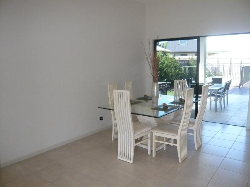 4 Quartzborough Prm, Trinity Park QLD 4879