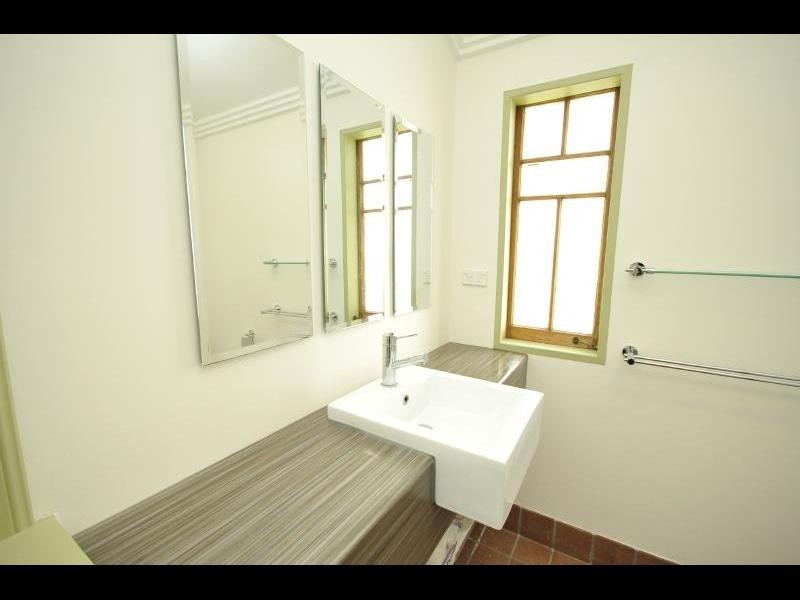 32 Tills Street, Westcourt QLD 4870