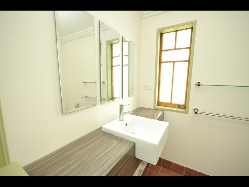 32 Tills Street, Westcourt QLD 4870