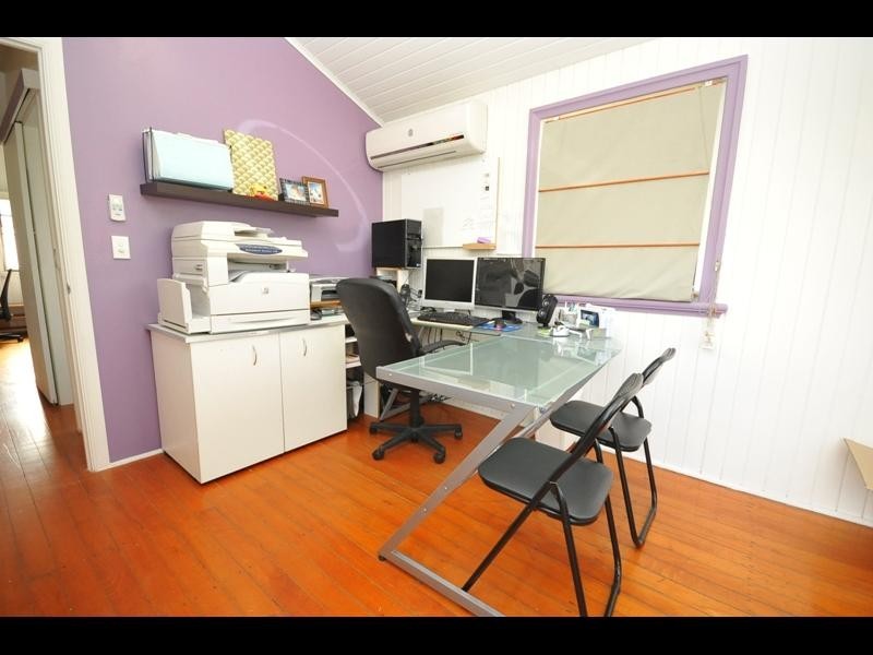 32 Tills Street, Westcourt QLD 4870