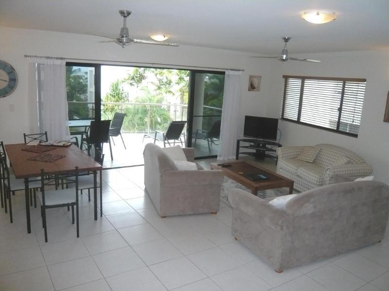 9/37 Vasey Esplanade, Trinity Beach QLD 4879
