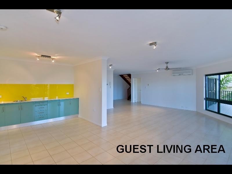 3 Richmond Court, Mooroobool QLD 4870