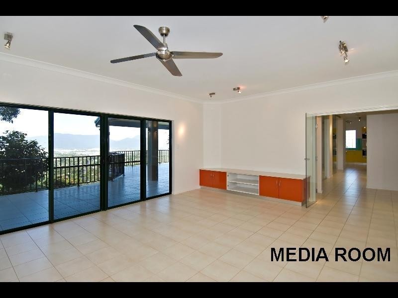 3 Richmond Court, Mooroobool QLD 4870