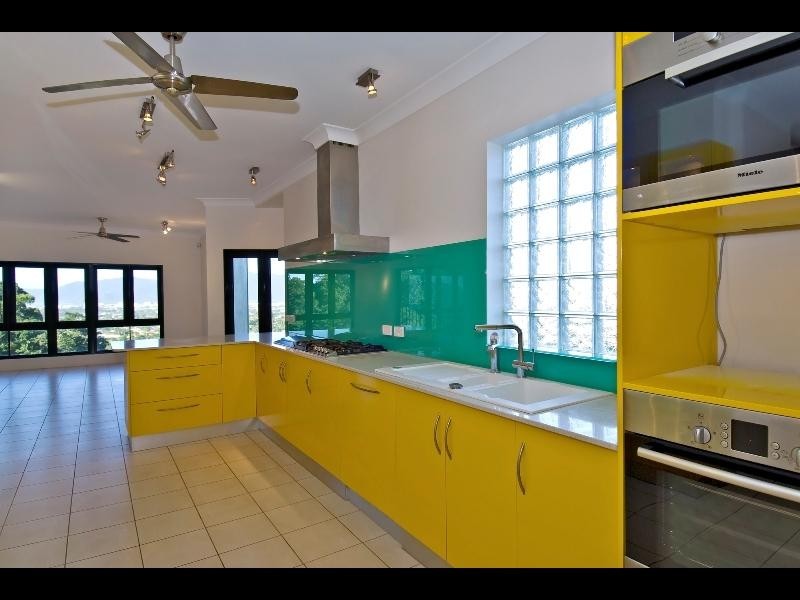 3 Richmond Court, Mooroobool QLD 4870