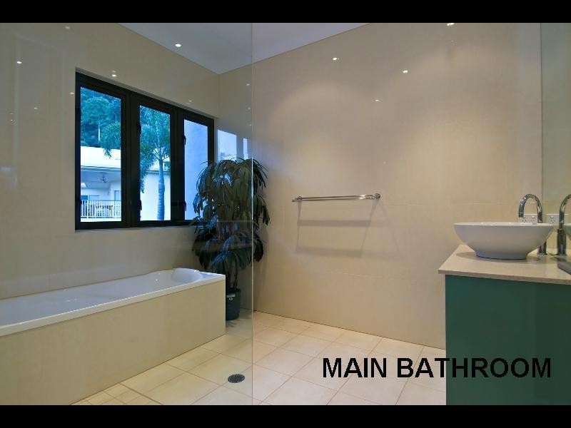 3 Richmond Court, Mooroobool QLD 4870