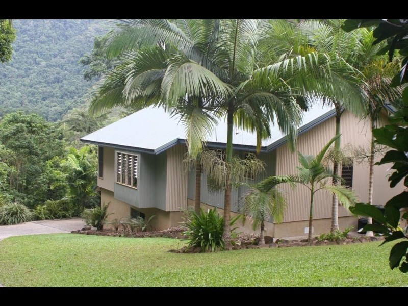 17 Frond Close, Redlynch QLD 4870