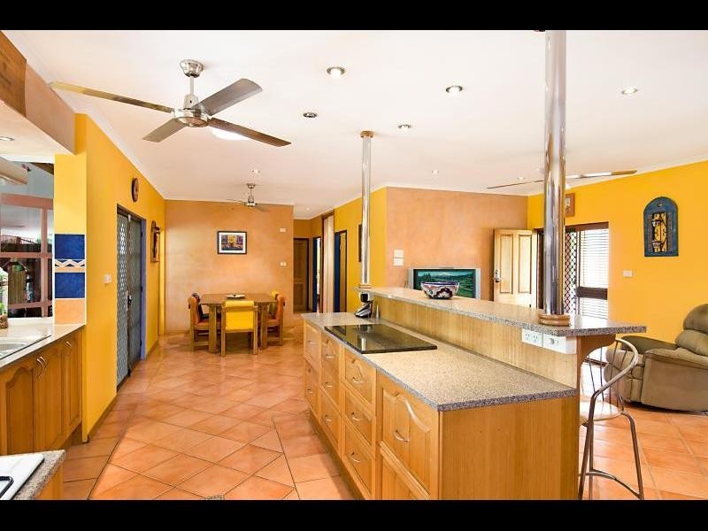 14 Leanne Close, Woree QLD 4868