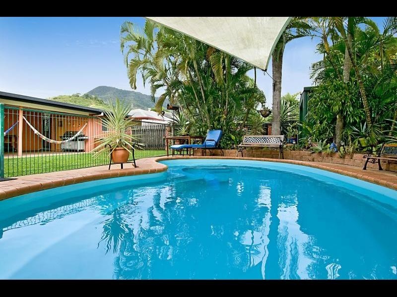14 Leanne Close, Woree QLD 4868