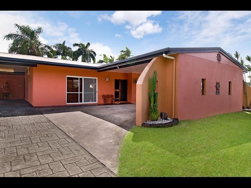 14 Leanne Close, Woree QLD 4868