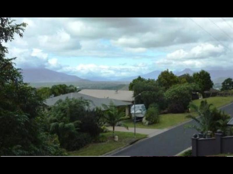 20 Oceanview Place, Mooroobool QLD 4870