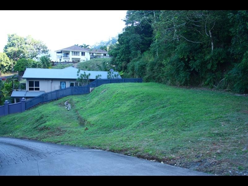 20 Oceanview Place, Mooroobool QLD 4870